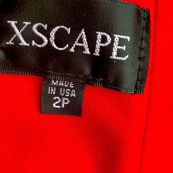 Red sweetheart off/on the shoulder mermaid dress - Picture 9 of 13